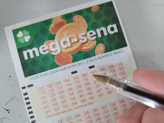 Duas apostas em Guarapuava faturam R$ 863 na Mega deste domingo (13); aposta em Laranjeiras cravou R$ 127 mil na quina