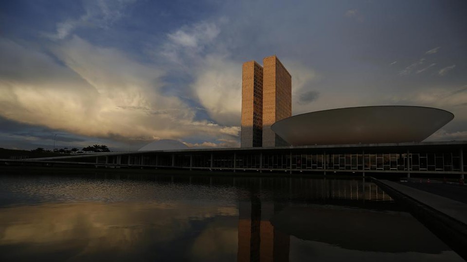 Comissão aprova obrigatoriedade de plano de 10 anos para assistência social 