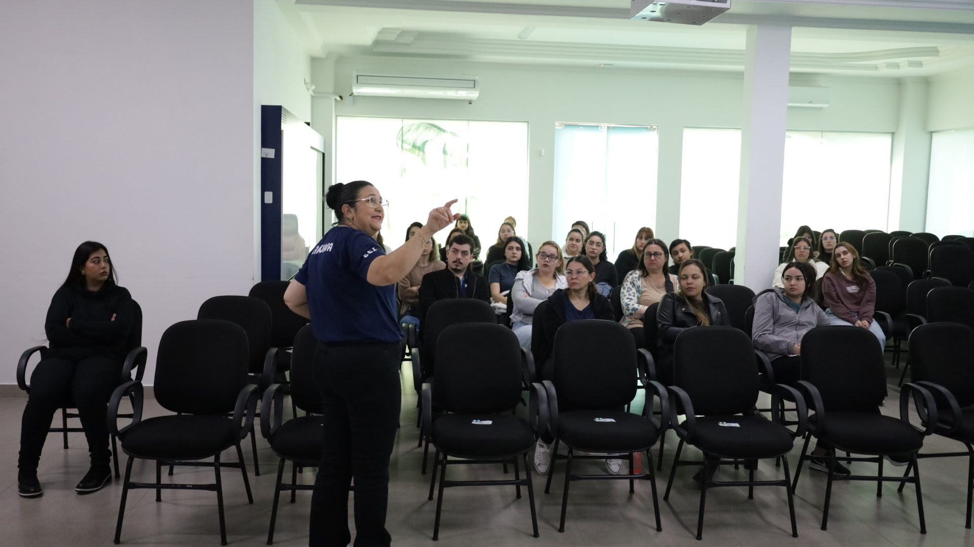 Formação prepara estagiários de Pedagogia para atuação no apoio à educação especial nas escolas municipais