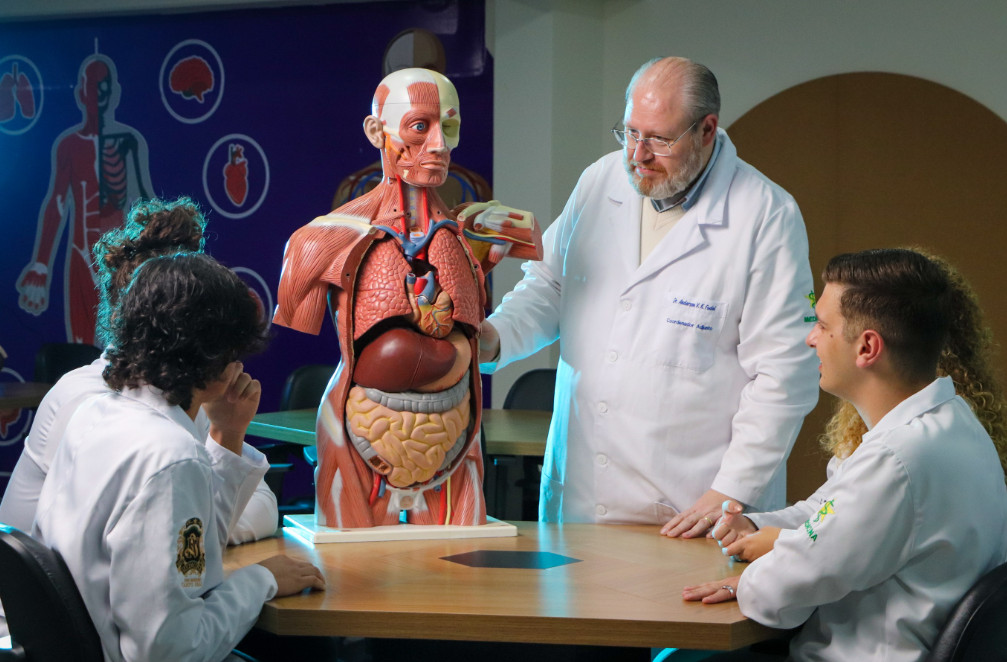Medicina Campo Real supera a média regional no Teste de Progresso