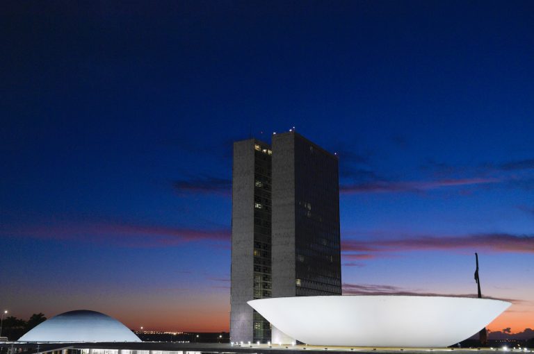 Comissão aprova regras para exercício da profissão de detetive particular 