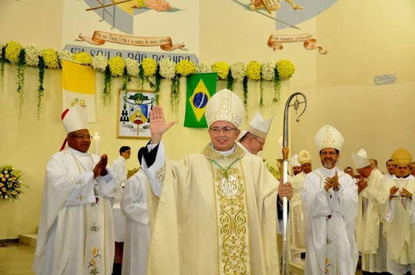 Dom Amilton celebra nove anos de ordenação episcopal nesta quarta (19)