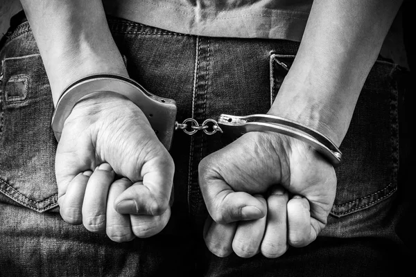Polícia cumpre mandados de prisão em Guarapuava e captura foragidos em ações distintas