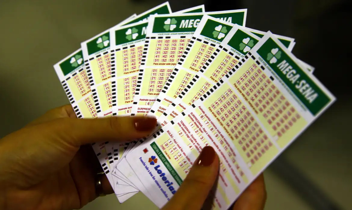 Nove apostas em Guarapuava acertam a quadra na Mega deste domingo (9); bolão levou prêmio principal de R$ 164 milhões