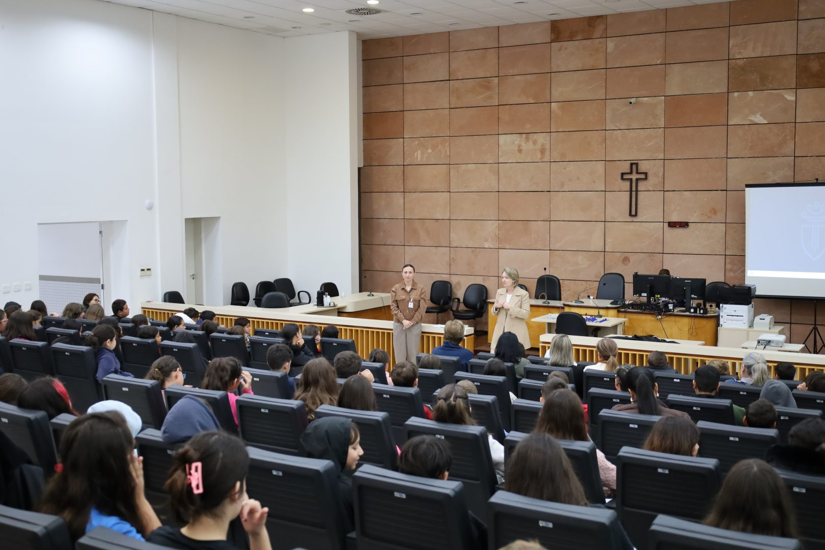 Programa Justiça e Cidadania leva estudantes da rede municipal ao Fórum de Guarapuava