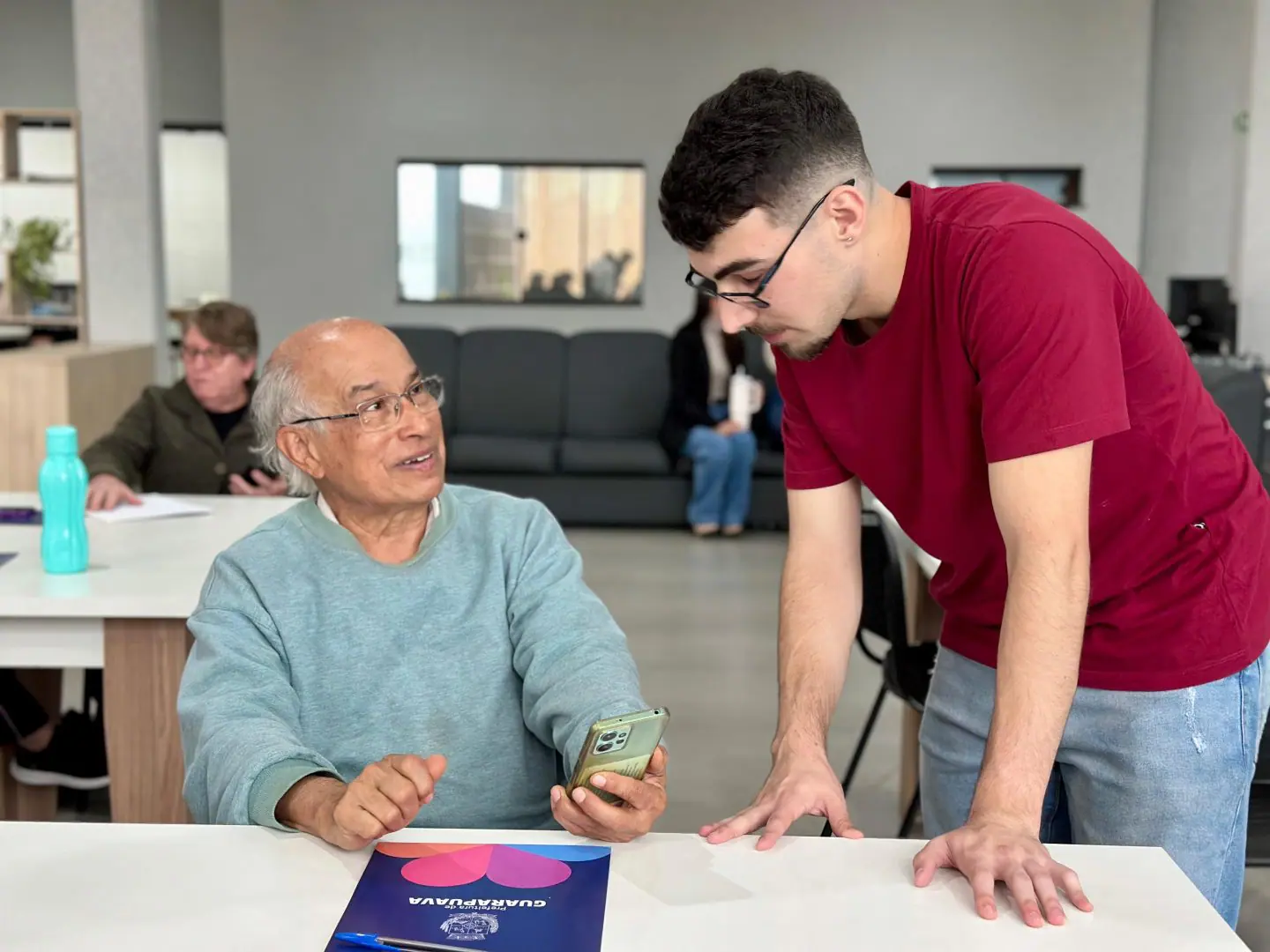  Projeto 60+ leva tecnologia, autonomia e aprendizado para idosos em Guarapuava