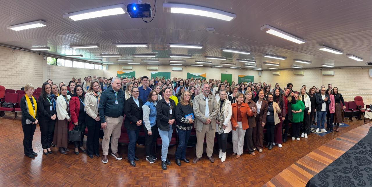 Educação de Guarapuava homenageia professores e escolas destaque pelos resultados que colocam o município em evidência nacional